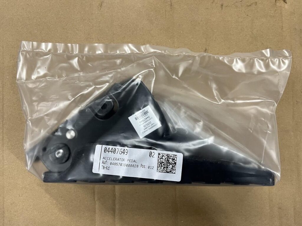 deutz tcd 7.8 gaz pedali 04407649